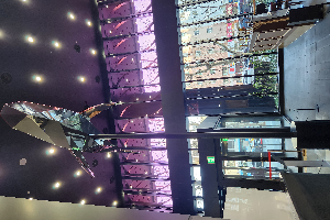 좌측 이미지