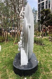 우측 이미지