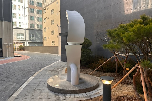우측 이미지