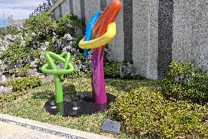 우측 이미지