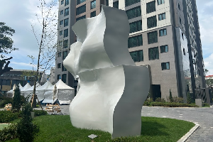 우측 이미지