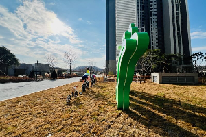 우측 이미지