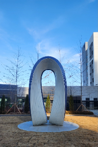 우측 이미지