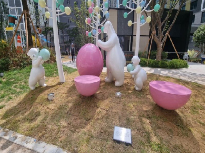 조각, 변대용, 공을 굴리는 곰 