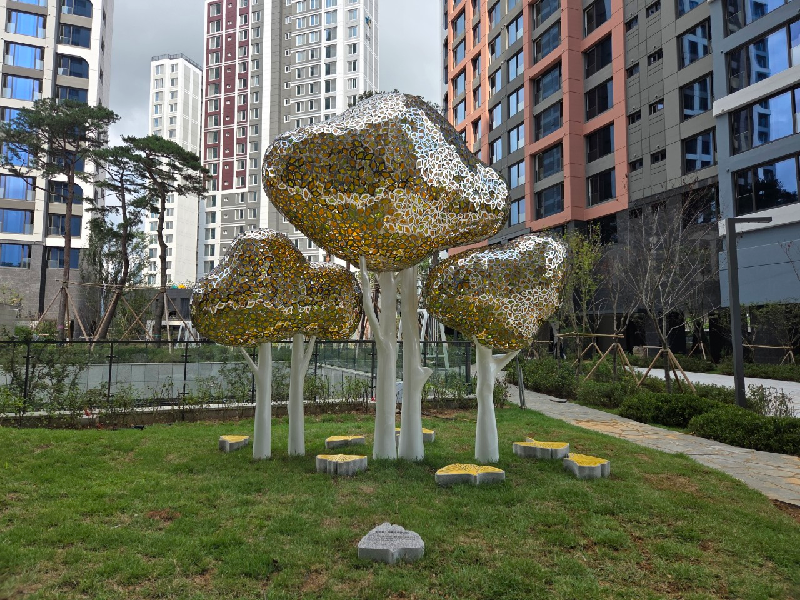 조각, 김현식, 빛의 숲-가을이 물든 자리