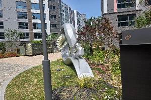 우측 이미지