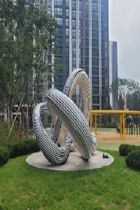 좌측 이미지