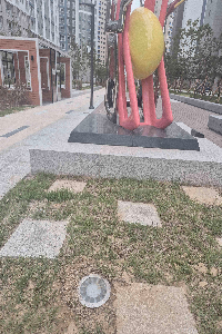 우측 이미지