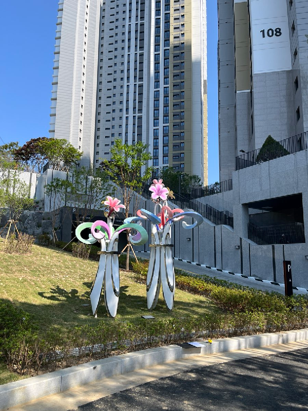 조각, 김영숙, 숲 저편에서