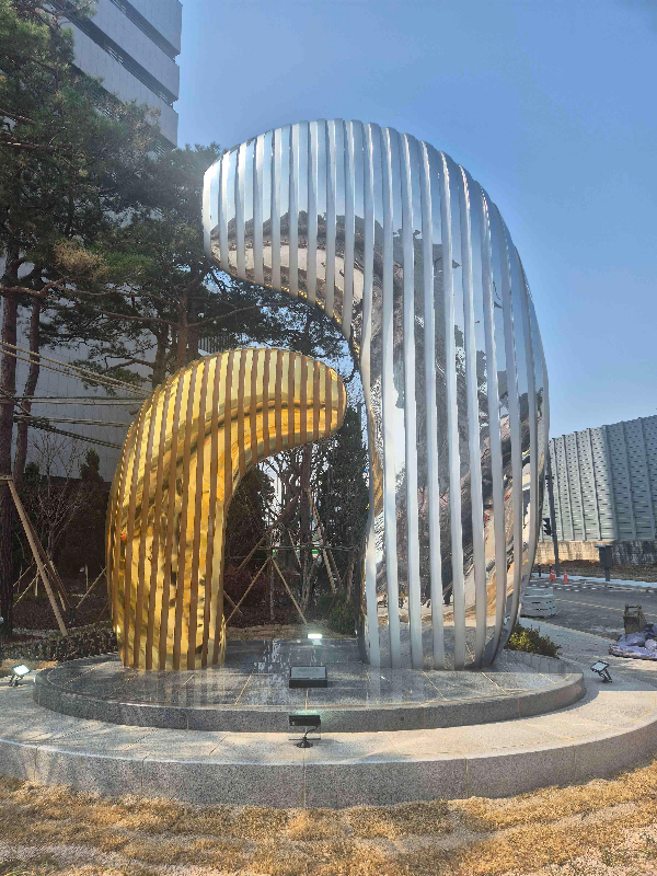 조각, 김희상, 몽인-꿈꾸는 사람들